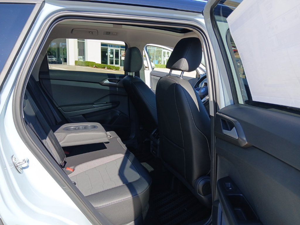New 2027 Volkswagen Taos SE FWD image 22