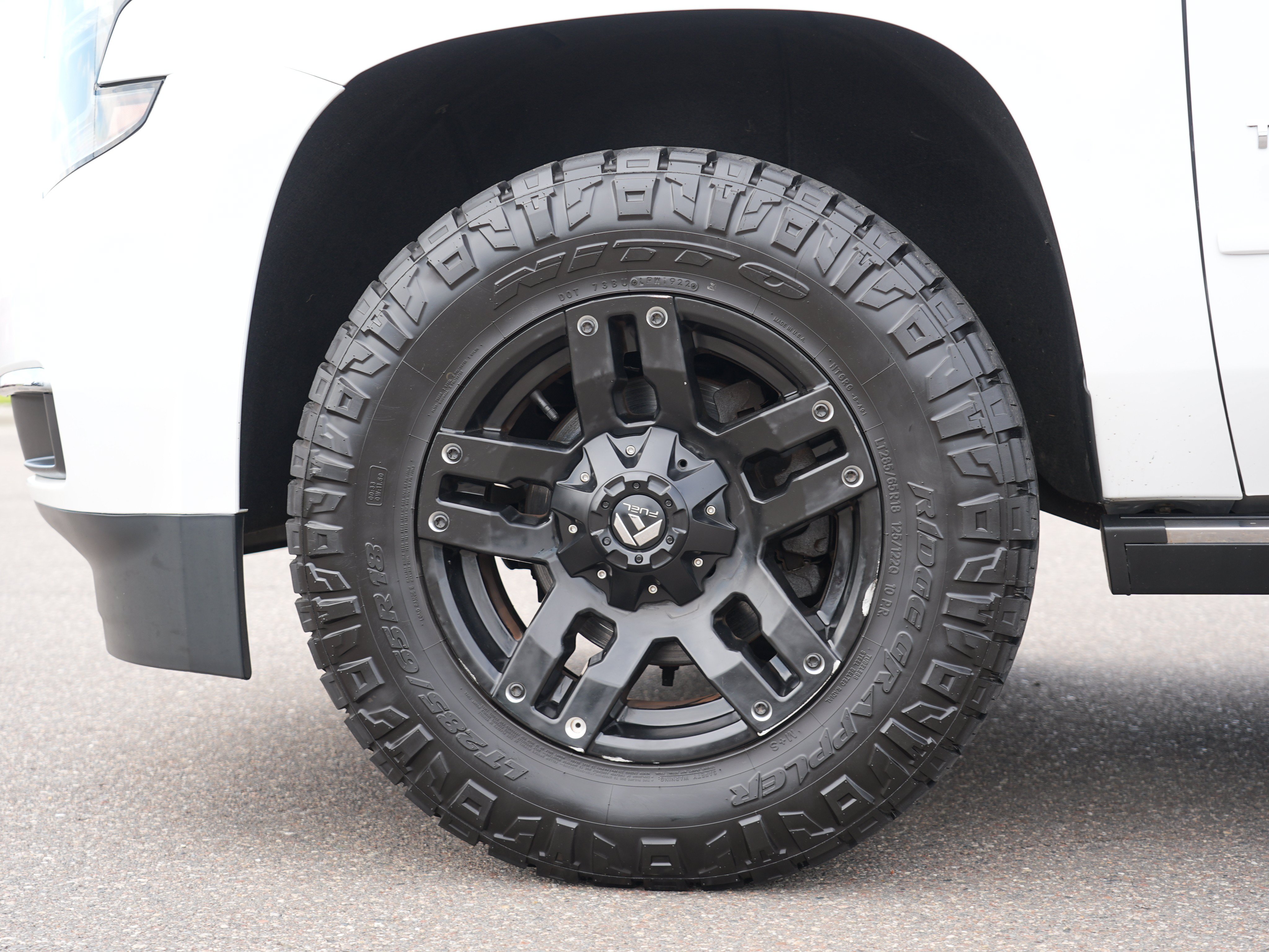 Used 2018 Chevrolet Tahoe Premier AWD/4WD image 11