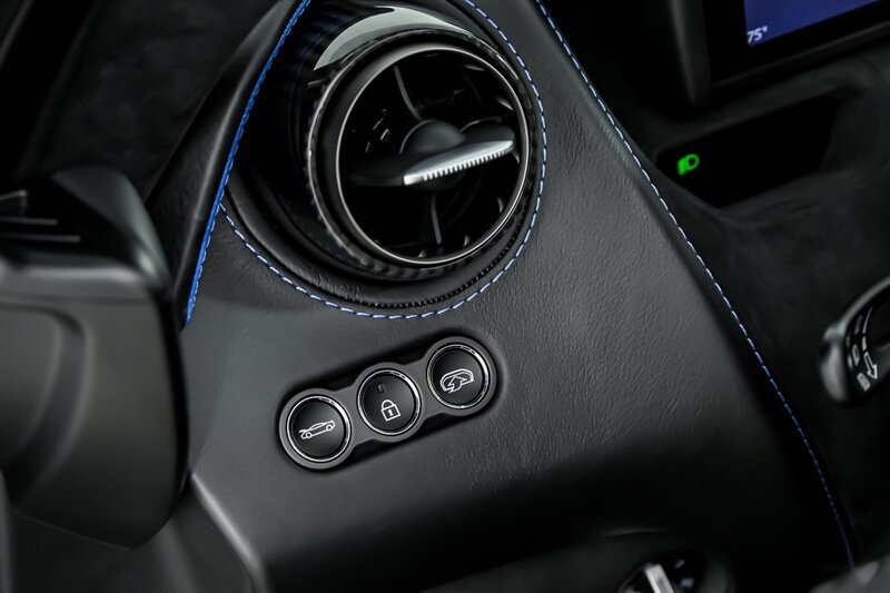 Used 2019 McLaren 720S Performance RWD image 27