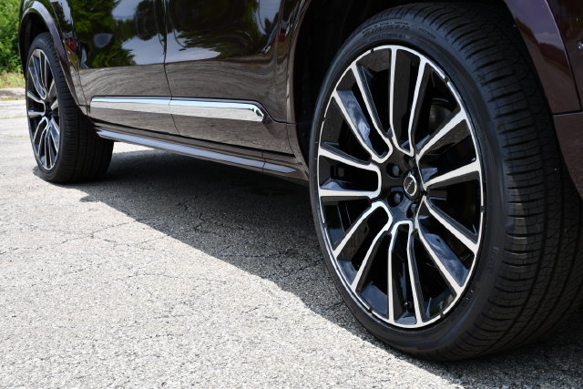 New 2026 Volvo XC90 B6 Plus w/ Protection Package Premier AWD/4WD image 9