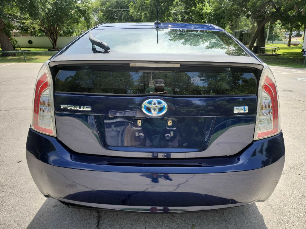 Used 2014 Toyota Prius Four w/ Solar Roof Package FWD image 7