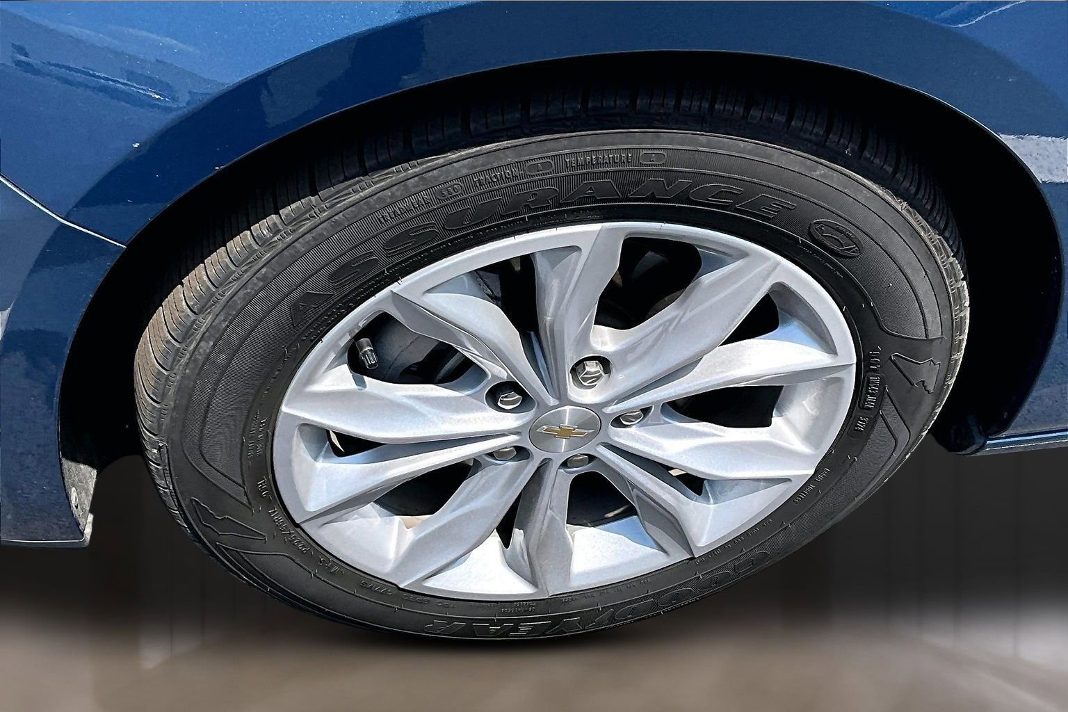 Used 2025 Chevrolet Malibu LT FWD image 34