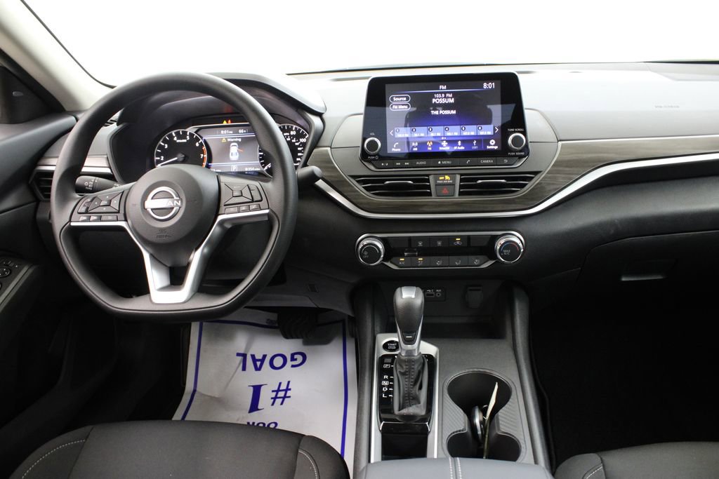 New 2026 Nissan Altima 2.5 SV image 9