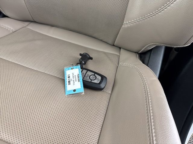 Used 2023 Ford Explorer Limited image 35