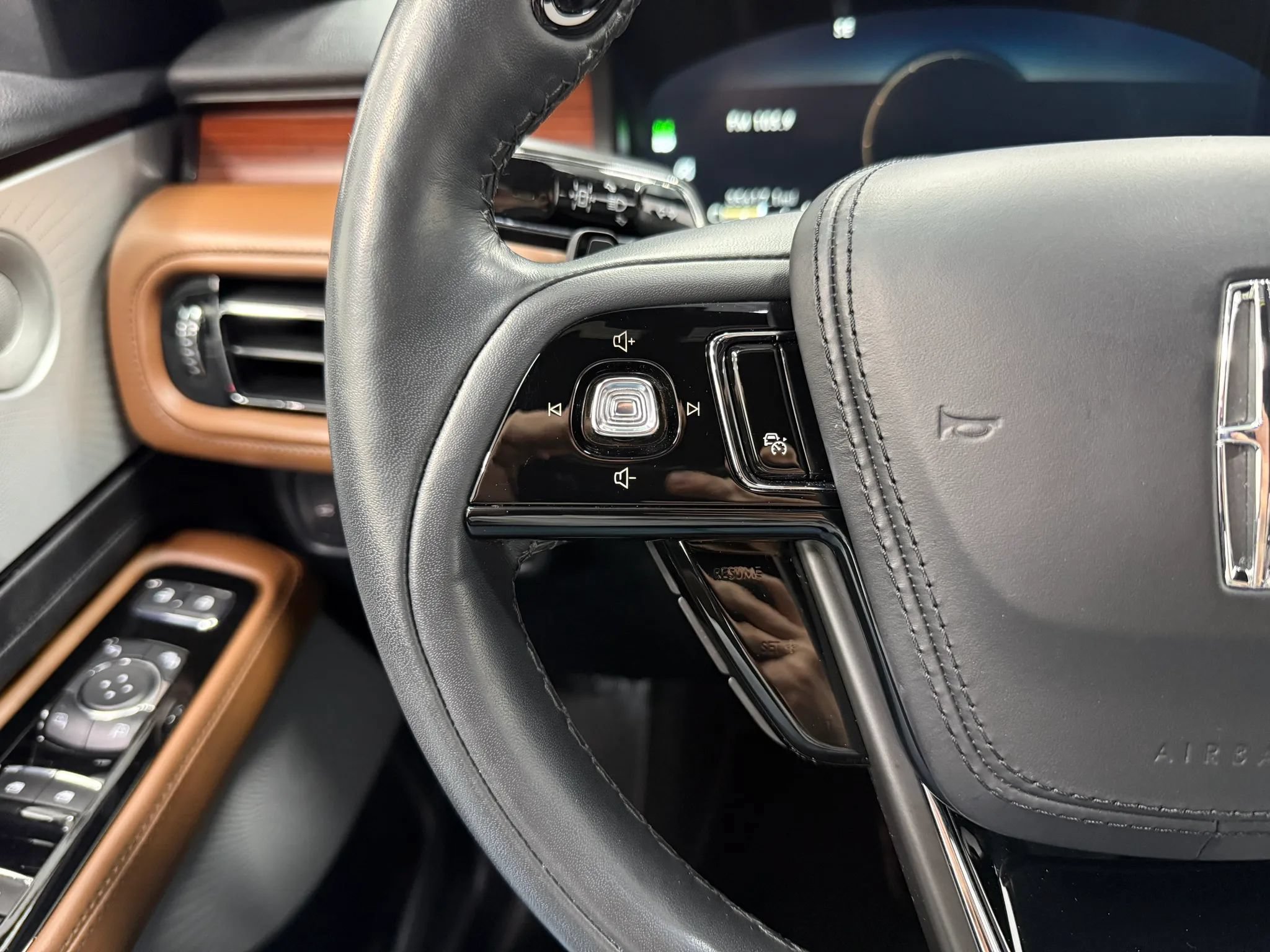 Used 2022 Lincoln Aviator Reserve w/ Equipment Group 201A AWD/4WD image 35