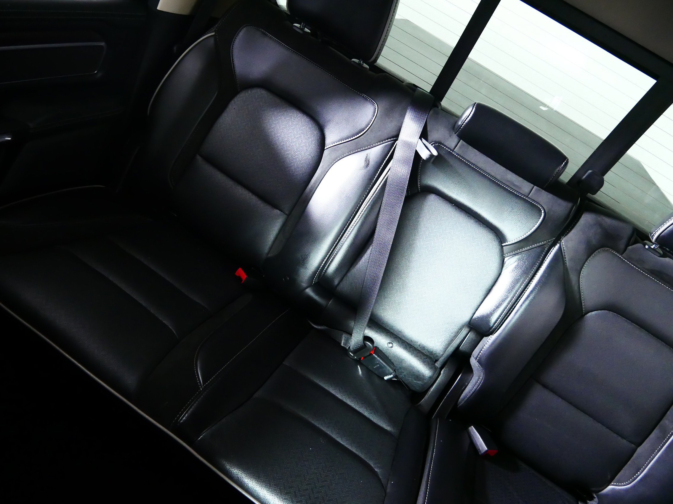 Used 2021 RAM 1500 Laramie AWD/4WD image 12