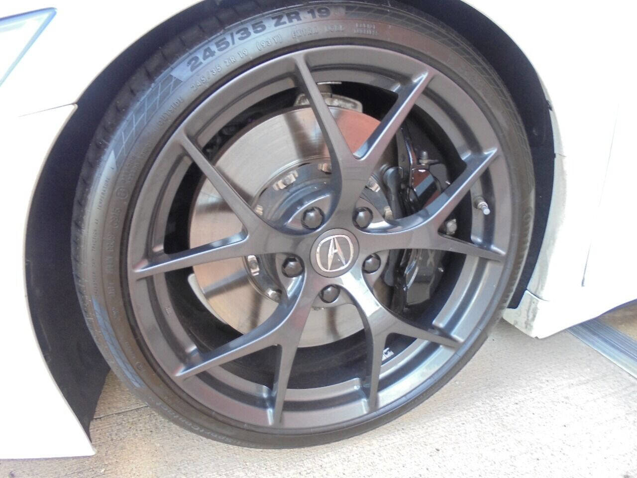 Used 2017 Acura NSX image 23