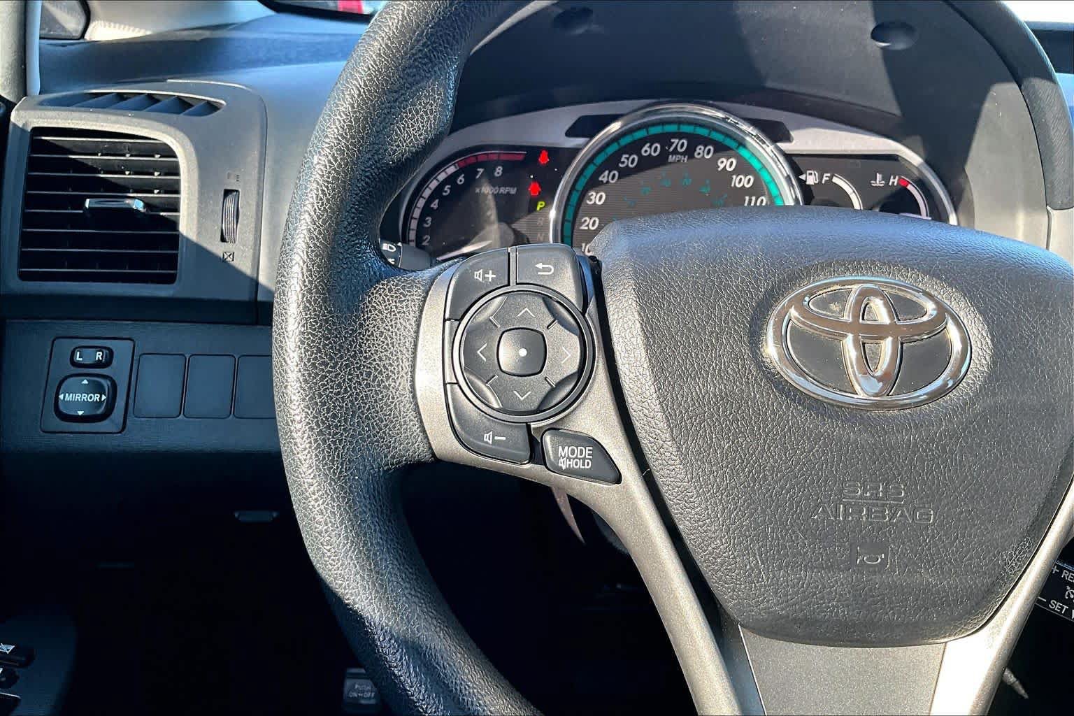 Used 2015 Toyota Venza LE FWD image 23