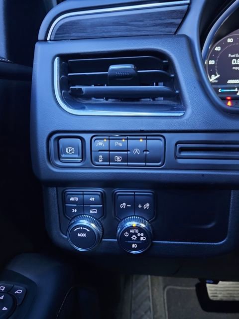 Used 2023 GMC Yukon XL SLT w/ SLT Luxury Package image 37