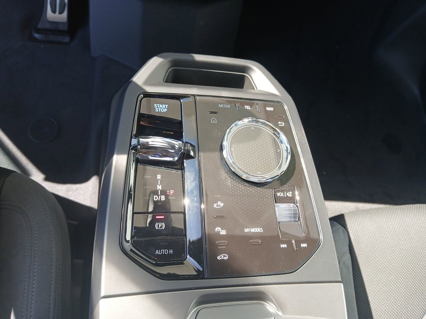 New 2026 BMW iX M70 image 22