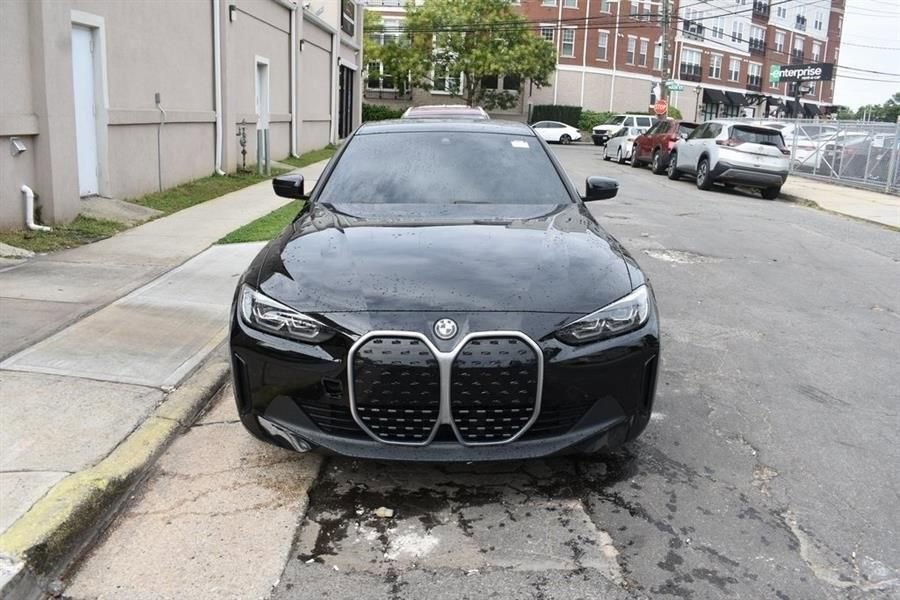 Used 2025 BMW i4 eDrive40 image 3