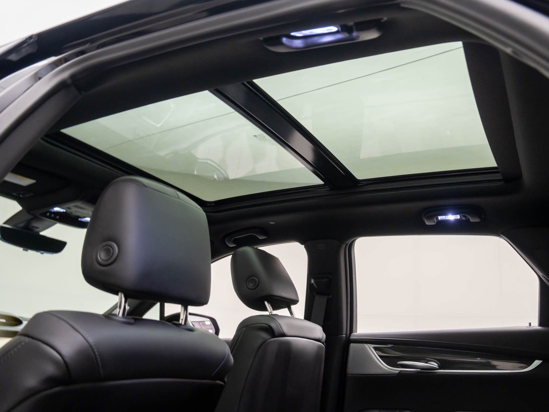 New 2026 Cadillac XT5 Sportv w/ LPO, Floor Liner Package image 11