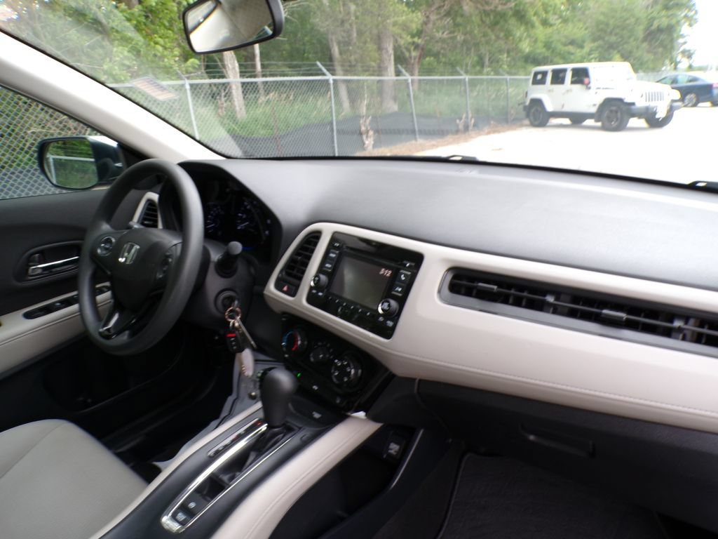Used 2019 Honda HR-V LX image 12