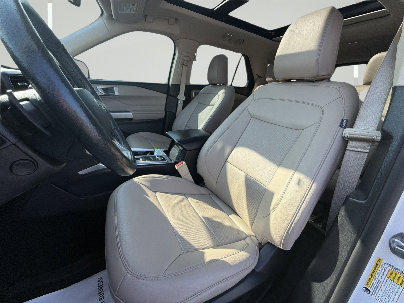 Used 2021 Ford Explorer Limited w/ Hybrid Equipment Group 310A image 4