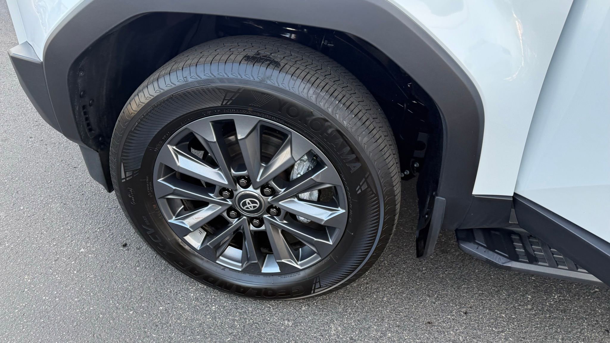 Used 2025 Toyota Land Cruiser image 34