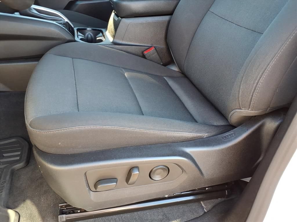 Used 2023 Chevrolet Colorado W/T w/ WT Convenience Package II RWD image 4