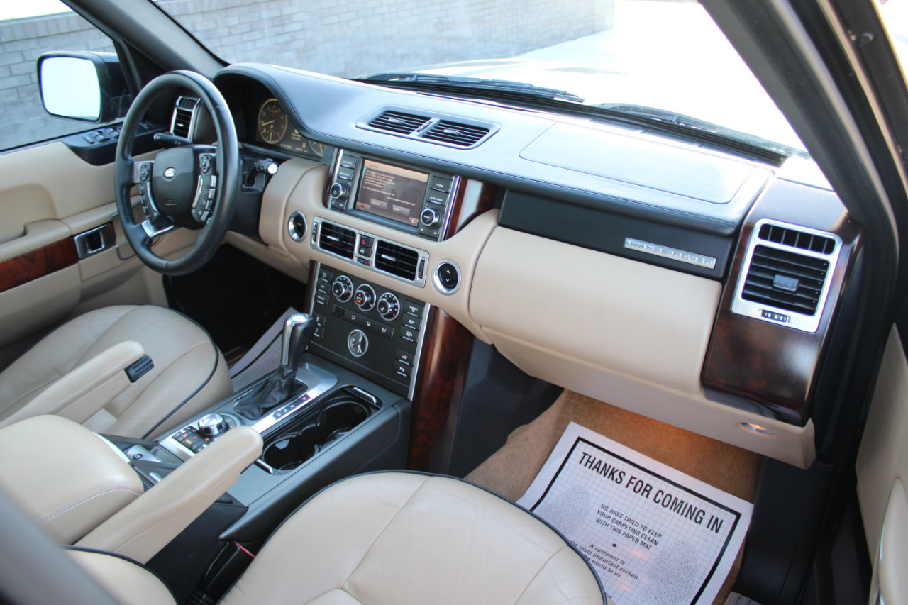 Used 2012 Land Rover Range Rover HSE image 12
