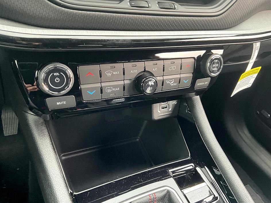 New 2026 Jeep Compass Trailhawk w/ Sun, Sound & Navigation Group image 22