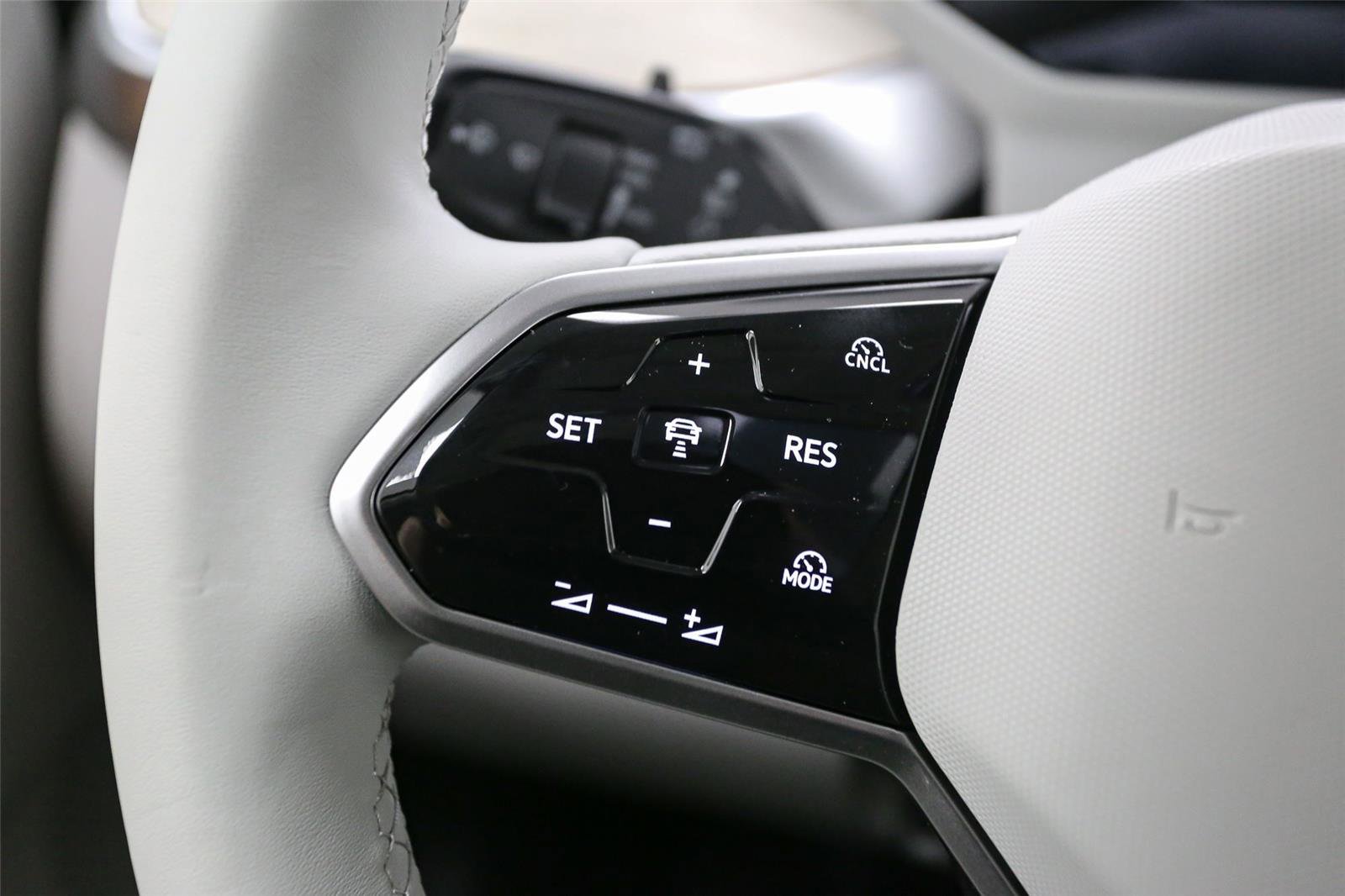 New 2025 Volkswagen ID. Buzz 1st Edition image 18