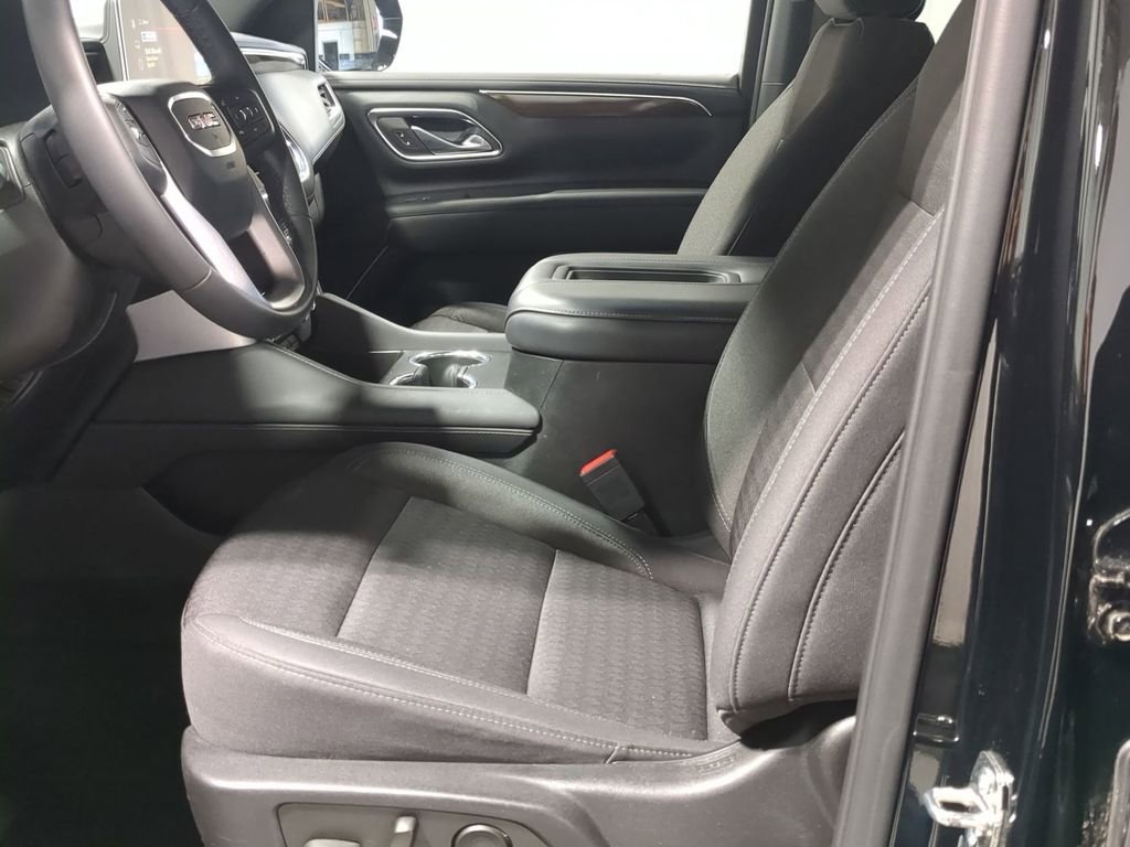 Used 2023 GMC Yukon SLE image 23