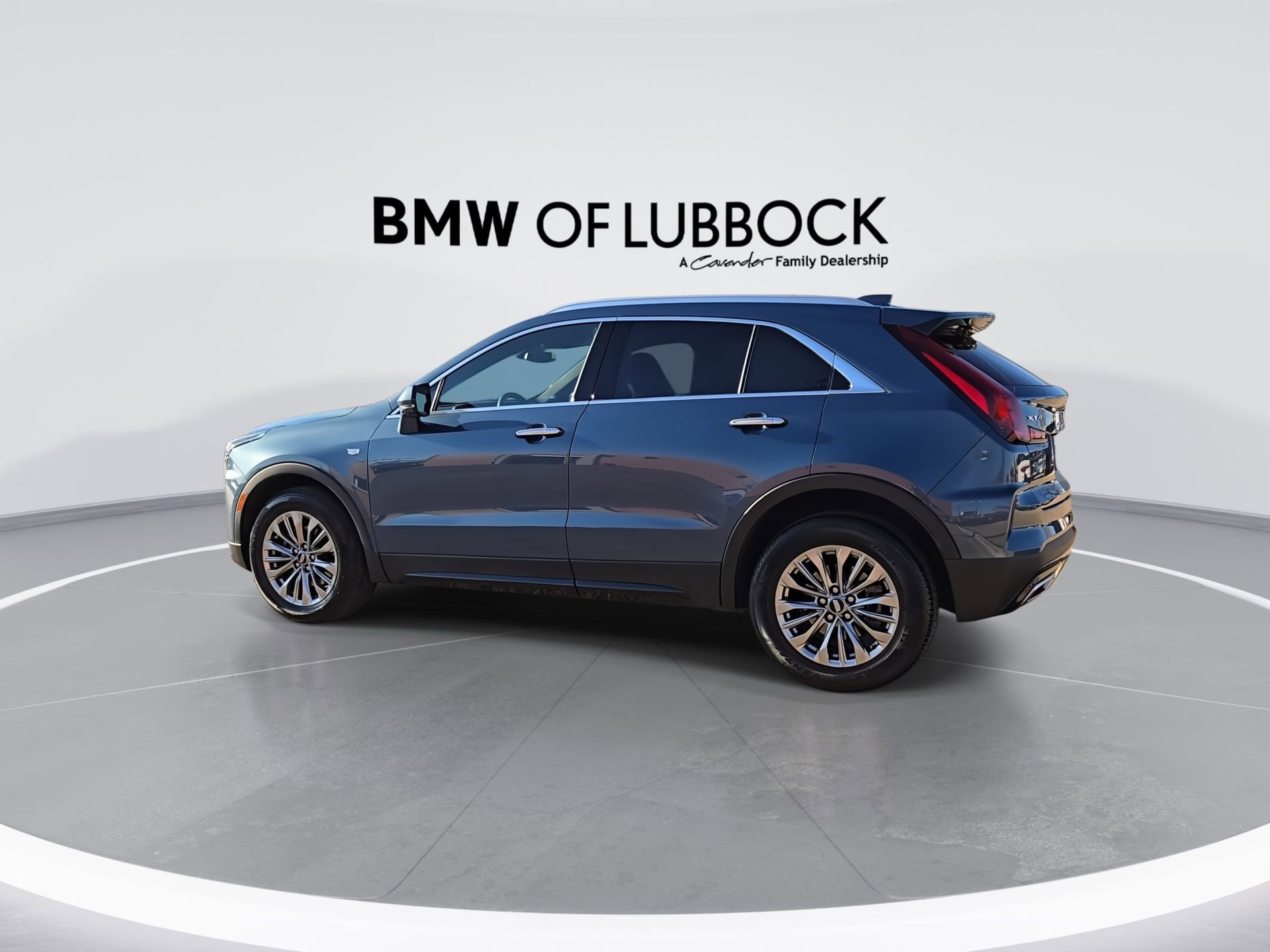 Used 2025 Cadillac XT4 Premium Luxury image 6