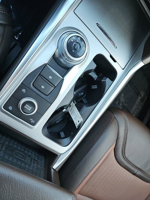 Used 2024 Ford Explorer King Ranch w/ Technology Package image 20