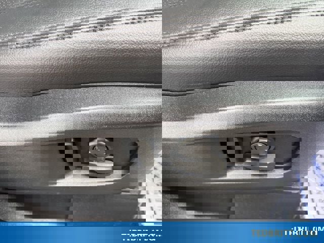 Used 2024 Land Rover Defender 110 SE AWD/4WD image 21