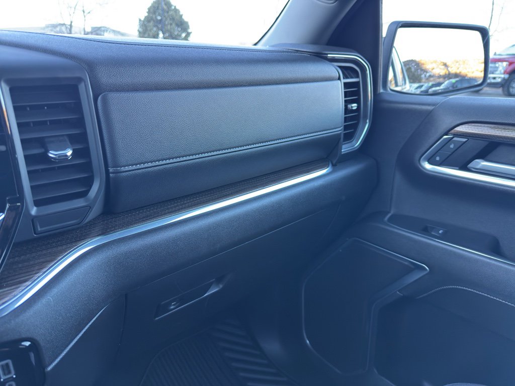 Used 2025 Chevrolet Silverado 1500 LT image 24