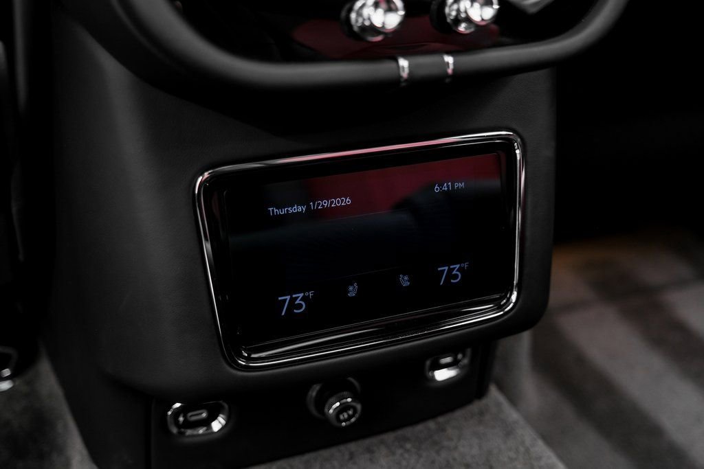 Used 2023 Bentley Bentayga image 41