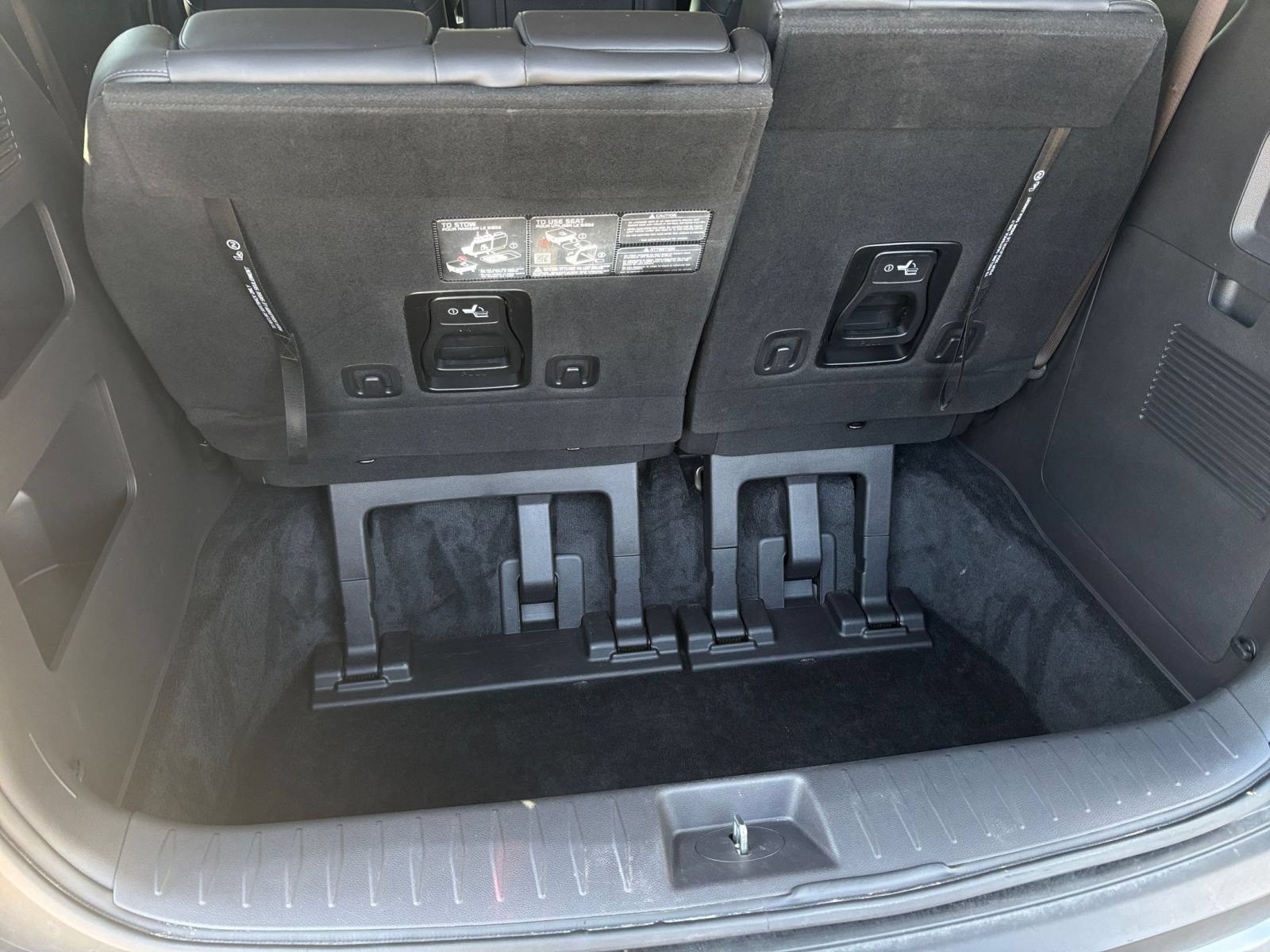 Used 2026 Kia Carnival FWD image 33