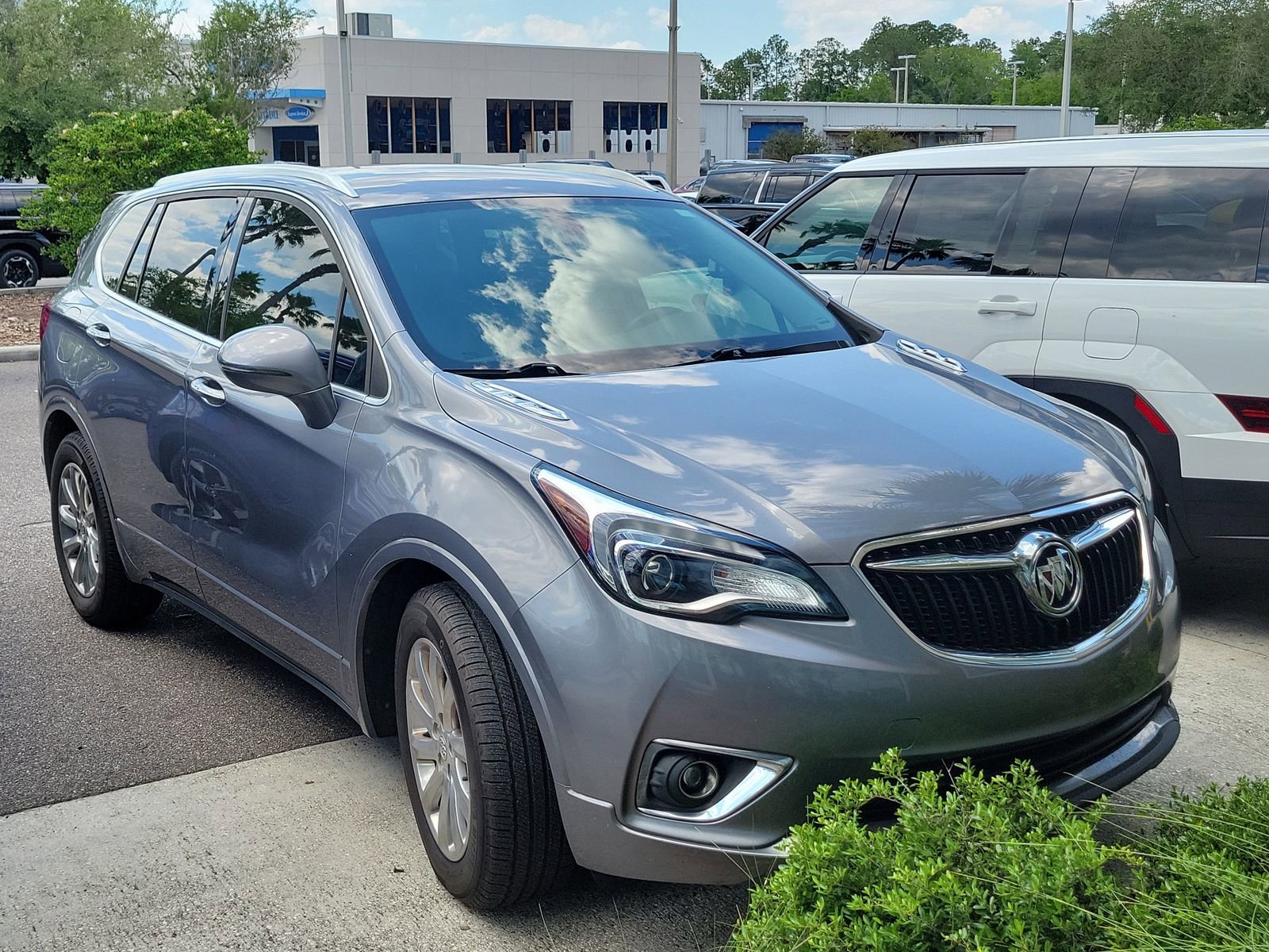 Used 2019 Buick Envision Essence FWD image 1
