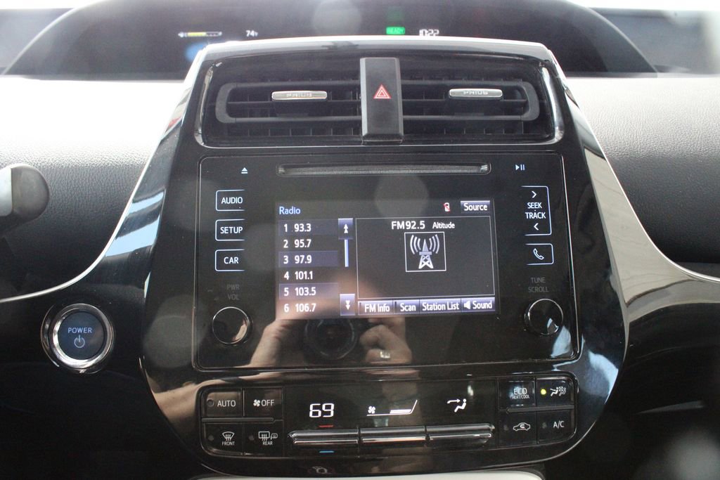 Used 2016 Toyota Prius Two image 5