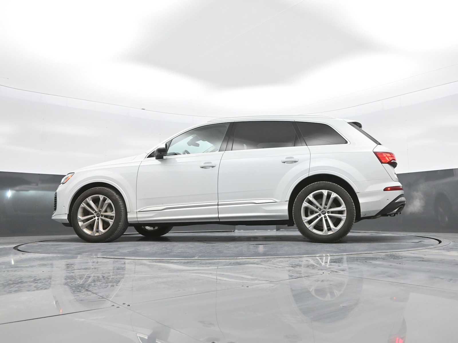 Used 2025 Audi Q7 3.0T Prestige w/ Prestige Package image 37