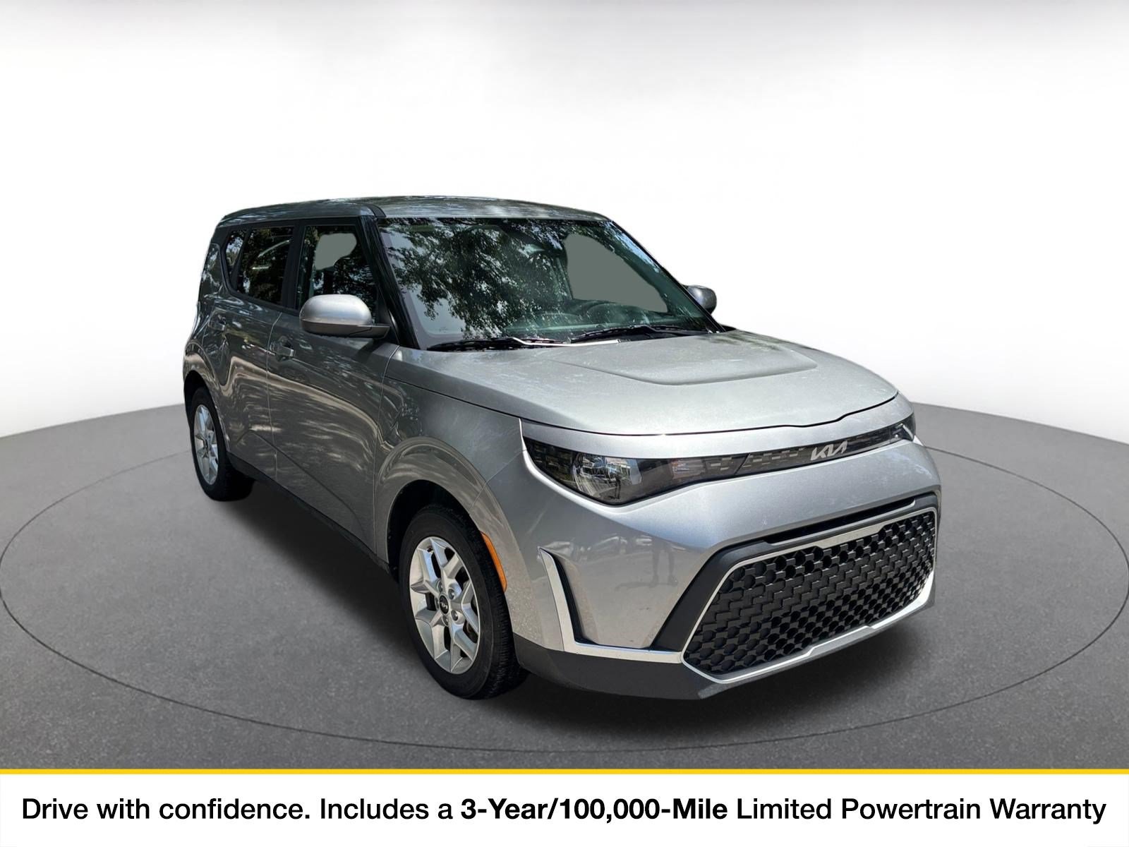 Used 2025 Kia Soul LX w/ LX Technology Package FWD image 1