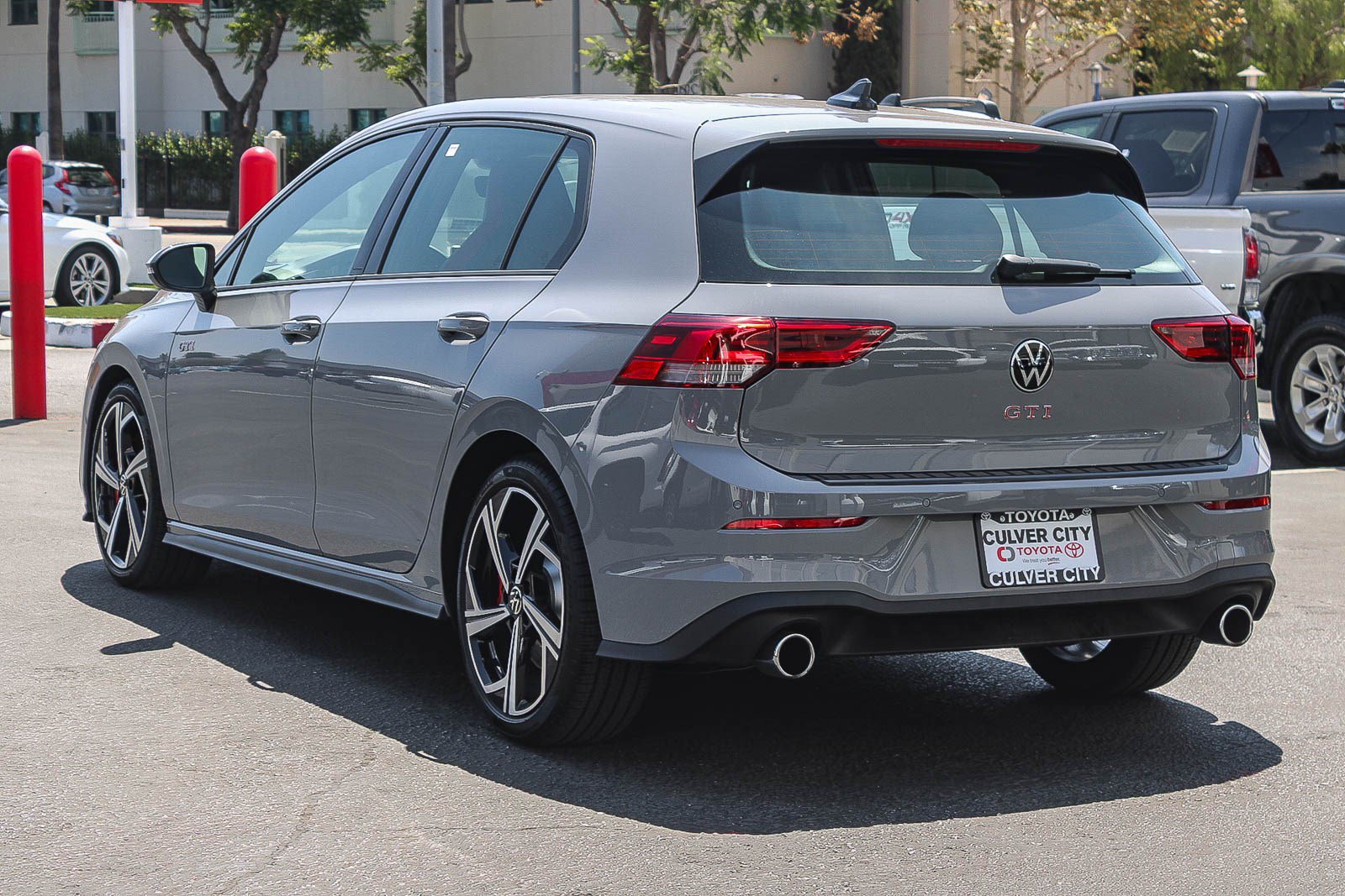 Used 2026 Volkswagen GTI SE FWD image 7