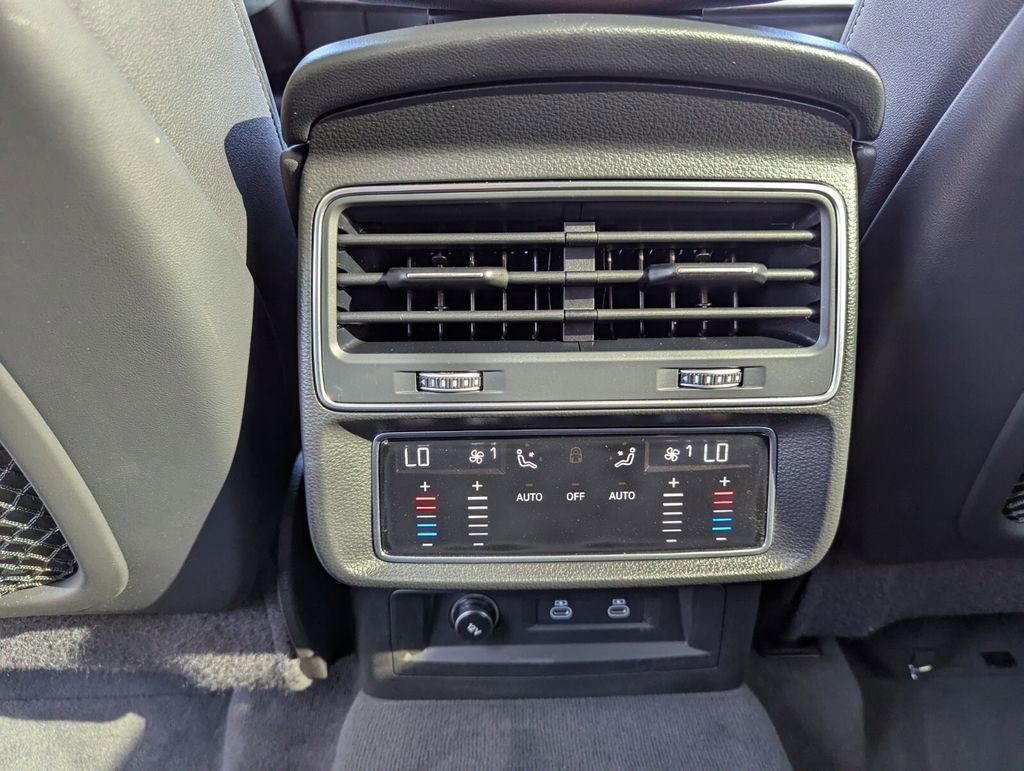 Used 2023 Audi Q8 Premium Plus w/ Premium Plus Package image 25
