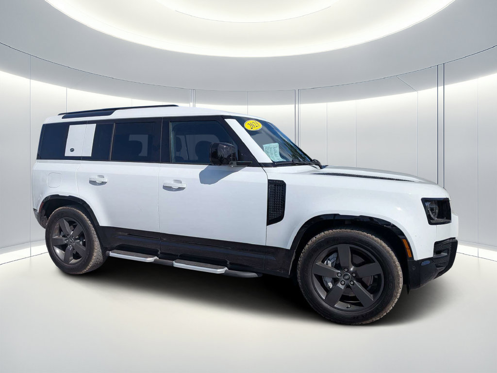 Used 2023 Land Rover Defender 110 X-Dynamic SE AWD/4WD image 2