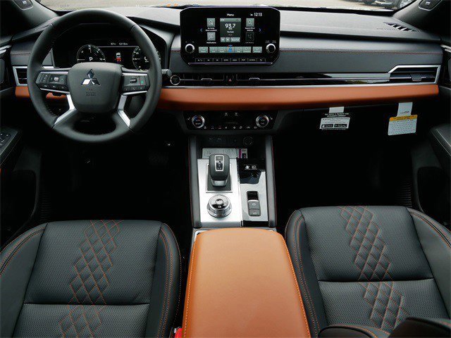 New 2025 Mitsubishi Outlander SEL image 7
