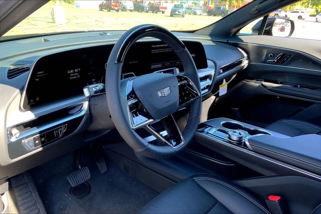 New 2026 Cadillac Lyriq Luxury image 9