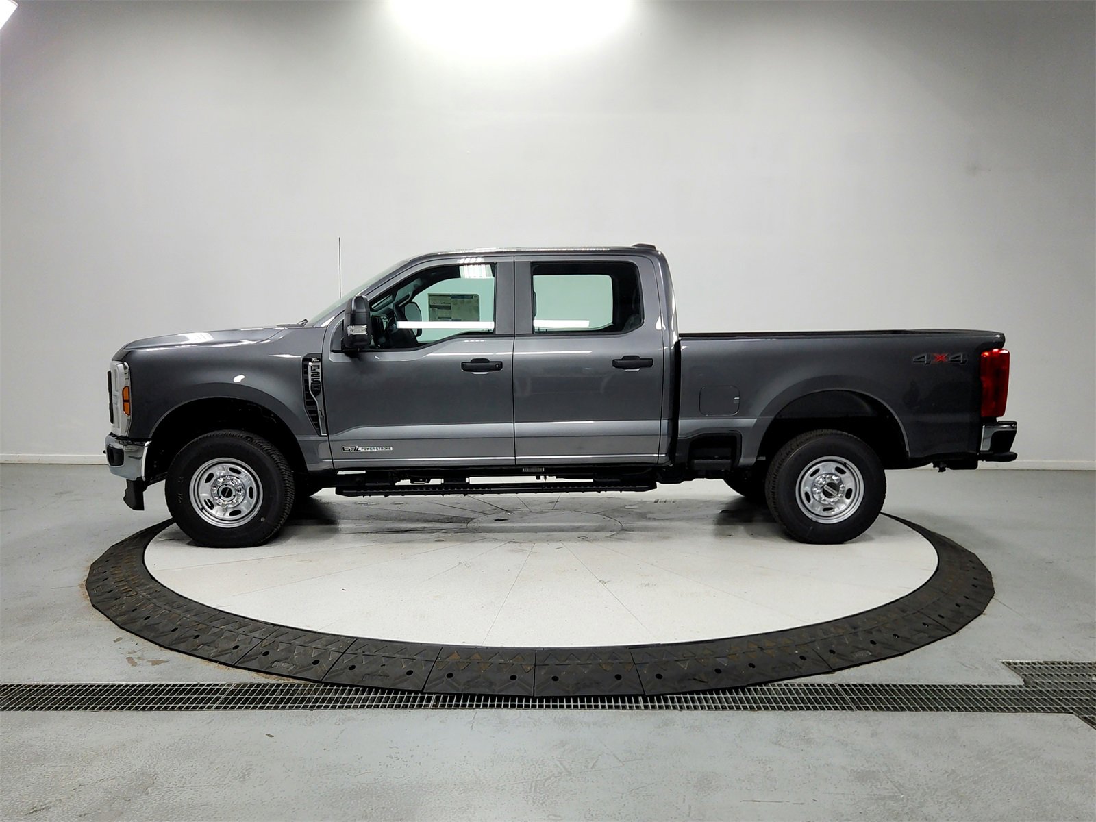 New 2025 Ford F250 XL w/ XL Chrome Package image 5