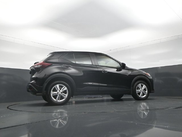 Certified 2025 Nissan Kicks Play S FWD image 35