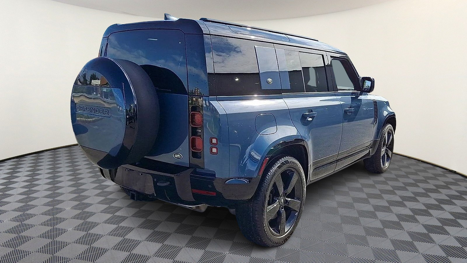 Used 2023 Land Rover Defender 110 X-Dynamic SE AWD/4WD image 8