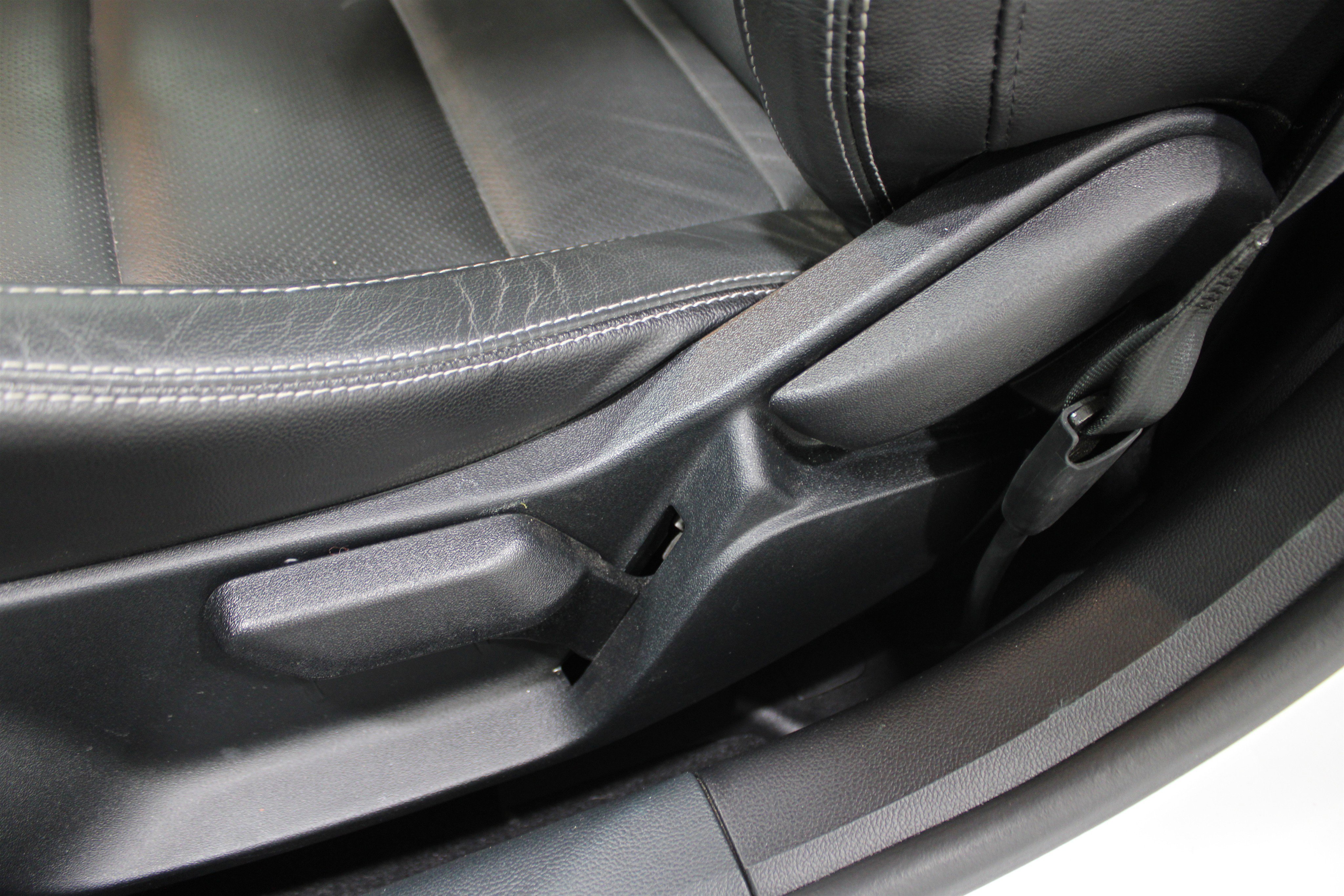 Used 2023 Ford Mustang Premium w/ Equipment Group 201A image 4