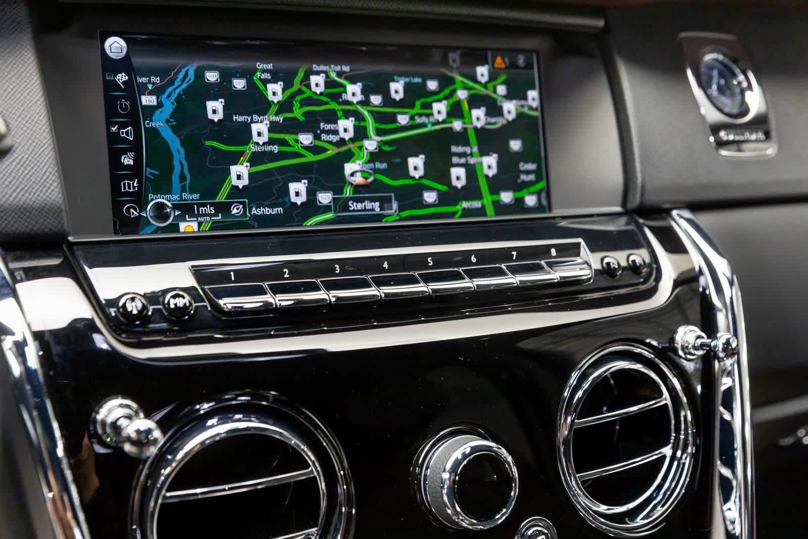 Certified 2022 Rolls-Royce Cullinan AWD/4WD image 24