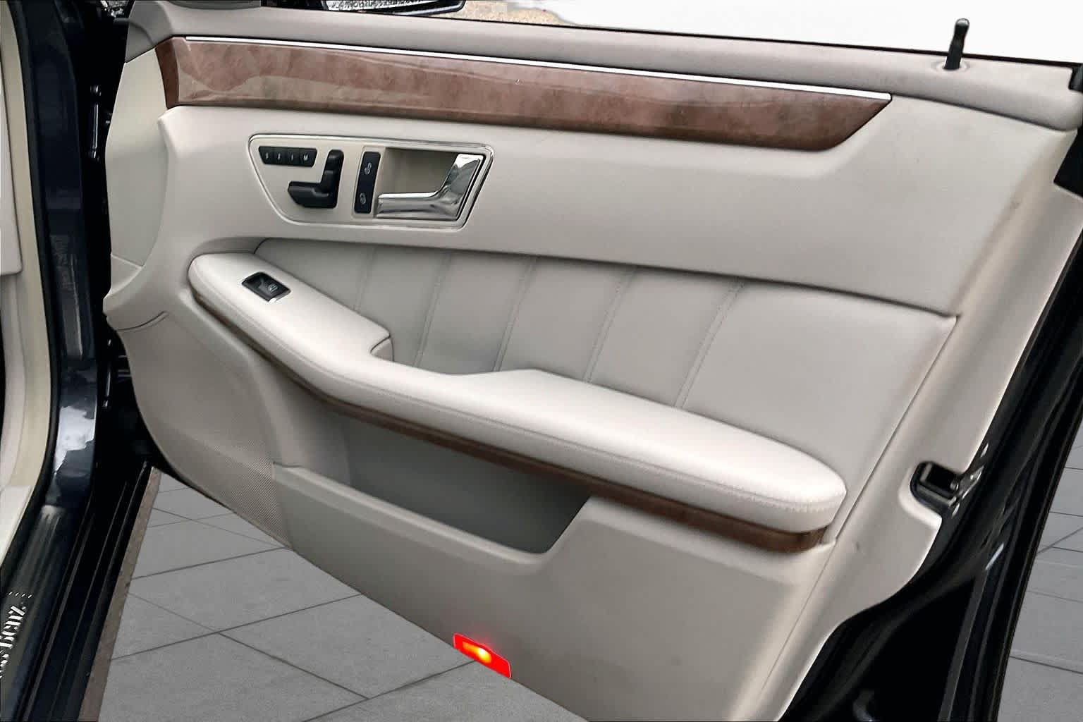 Used 2011 Mercedes-Benz E 350 Sedan image 22