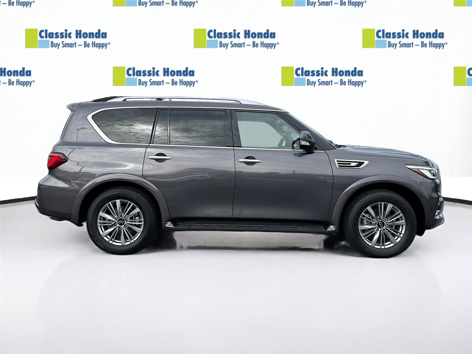 Used 2024 INFINITI QX80 Luxe RWD image 9