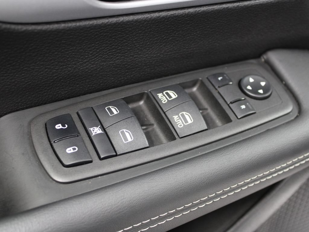 Used 2024 Chrysler Pacifica Touring-L w/ S Appearance Package AWD/4WD image 65