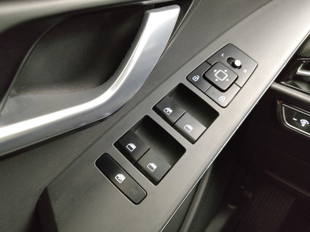 Used 2023 Kia Niro EX image 27