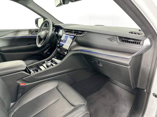 Used 2023 Jeep Grand Cherokee Overland AWD/4WD image 32