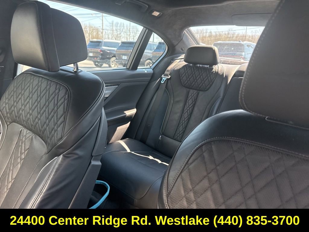 Used 2017 BMW 750i xDrive AWD/4WD image 13